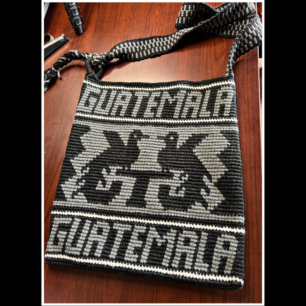Embroidered Handmade Guatemalan Crossbody purse NWOT